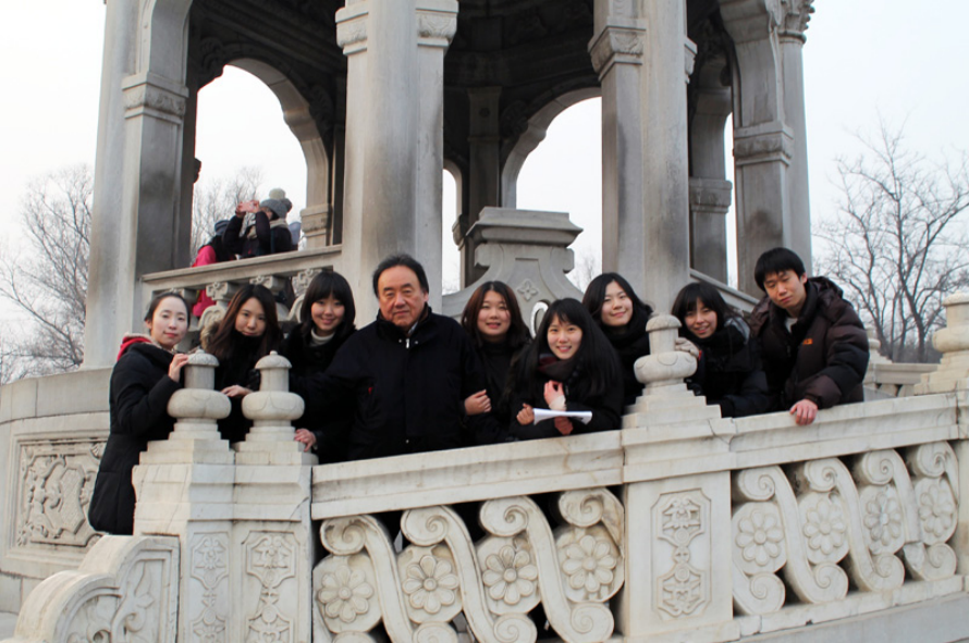 In front of the Western Mansions' Huanghua Hall, along with the Zodiacal Pillars. Known as a place where the emperor entertained his concubines.