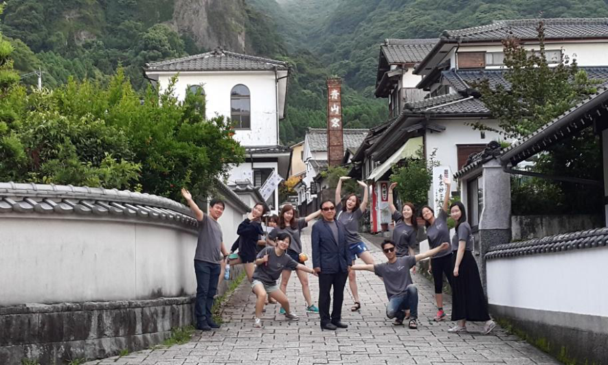 Enjoying Freedom in Imari