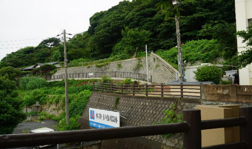 Li Hongzhang Road as seen from the Sino-Japanese War Peace Memorial Hall