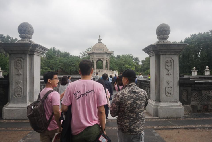 Entering the Western-style maze garden within Yuanmingyuan.