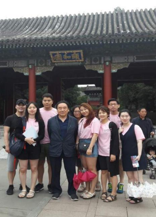 Group photo in front of the Summer Palace.